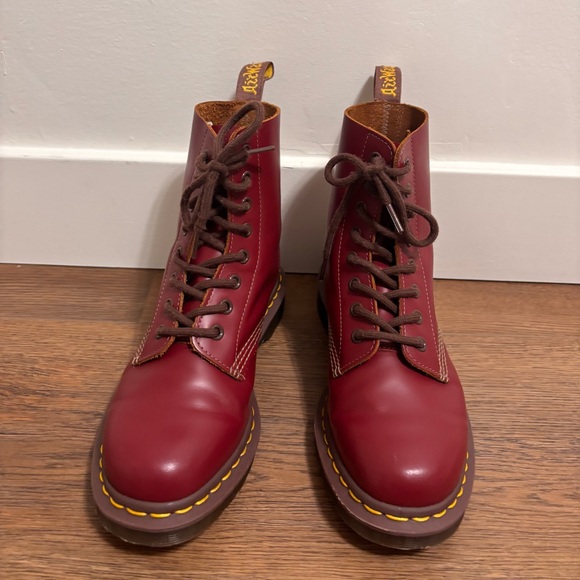 DR. MARTENS - 1460 Vintage Made in England Lace Up Boots (8 US) in Red - Quilon - Picture 2 of 5
